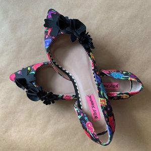 Betsey Johnson shoes in great condition!